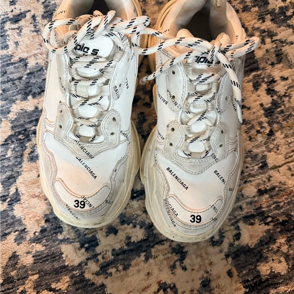 Balenciaga Triple S Sneaker Allover Logo in white and black technical material - Picture 9 of 9